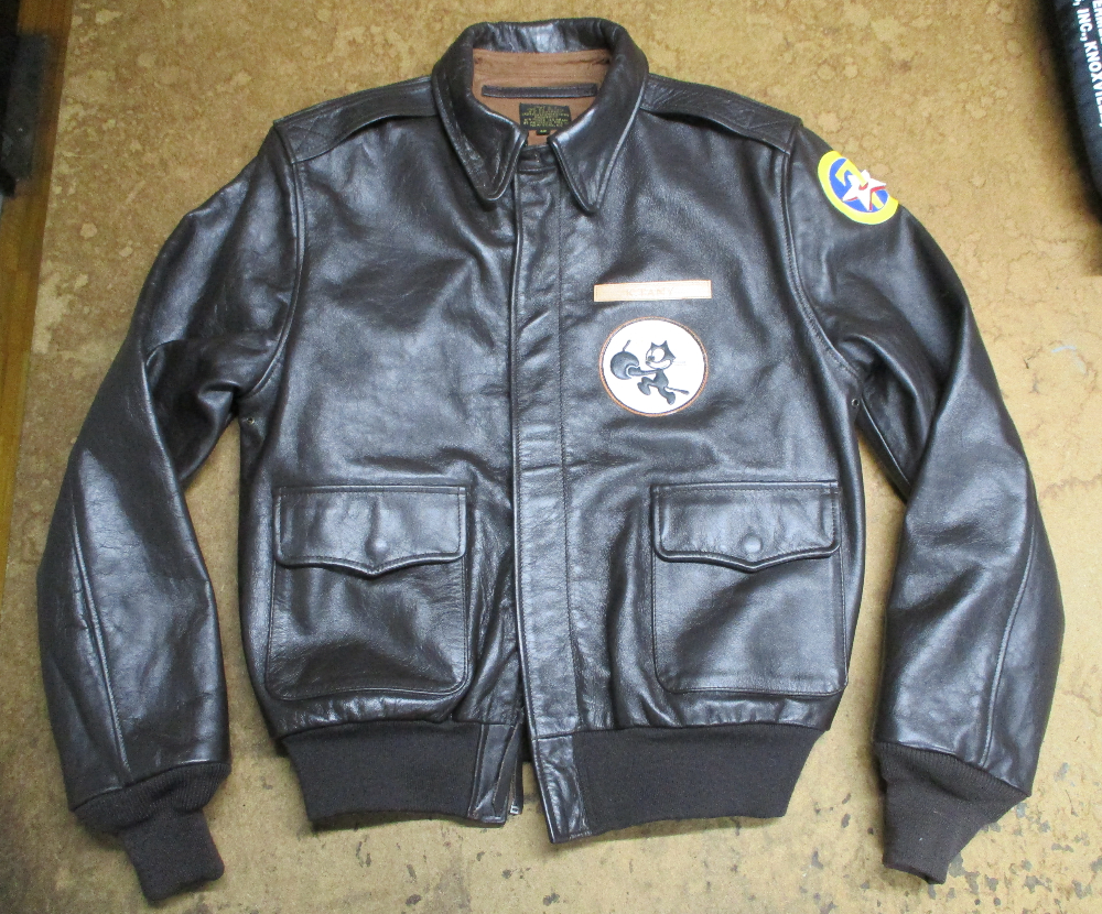 A-2フライトジャケットに革パッチを取り付け - 洋服のお直し屋